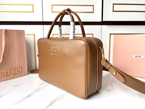 スーパーコピーブランドバッグ側面デザイン